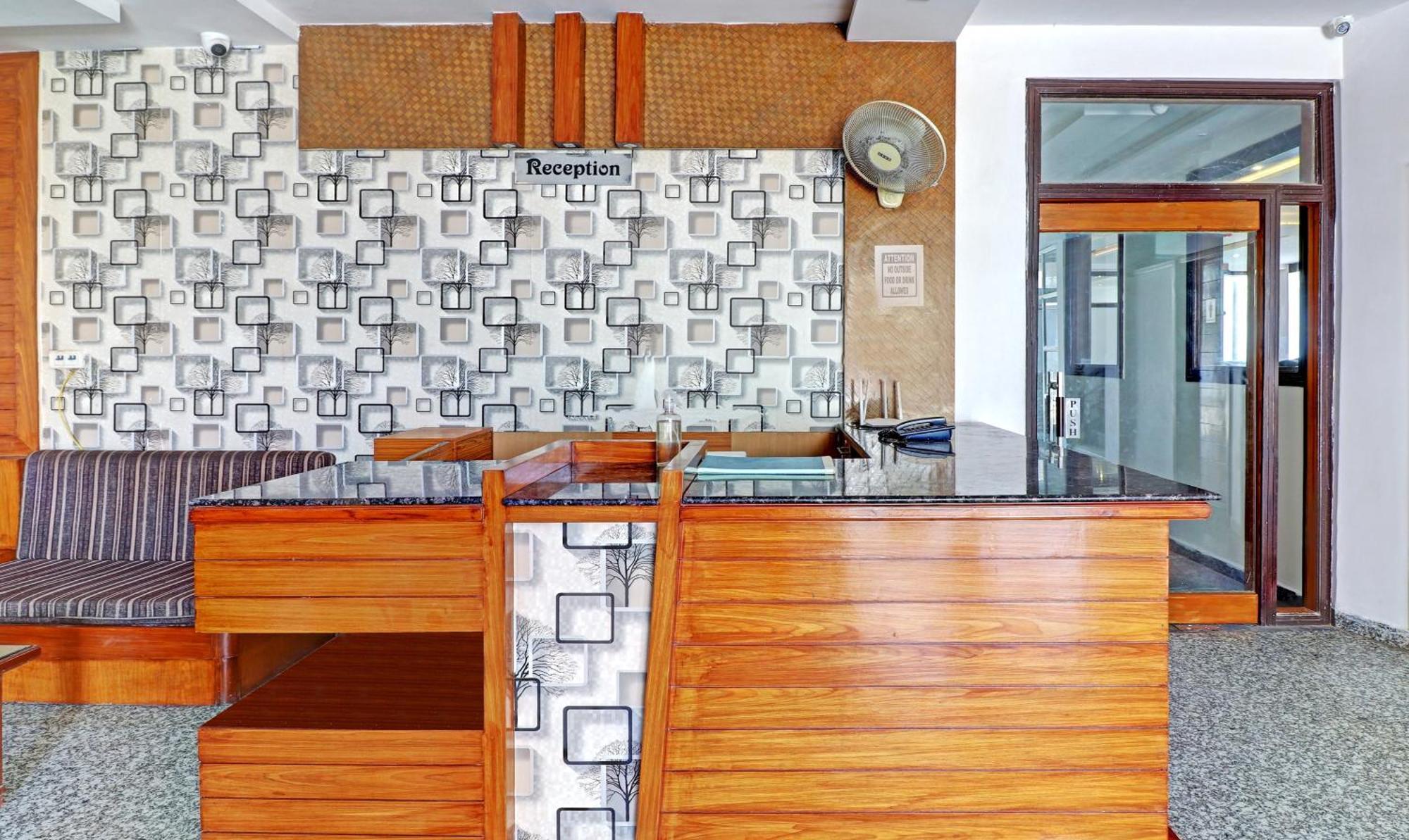 Hotel The Golden Bird Агра Екстер'єр фото